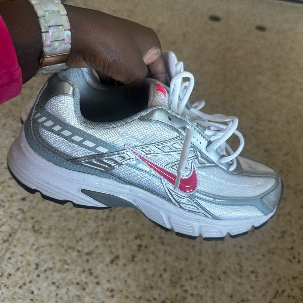 Nike initator size woman’s 10.5